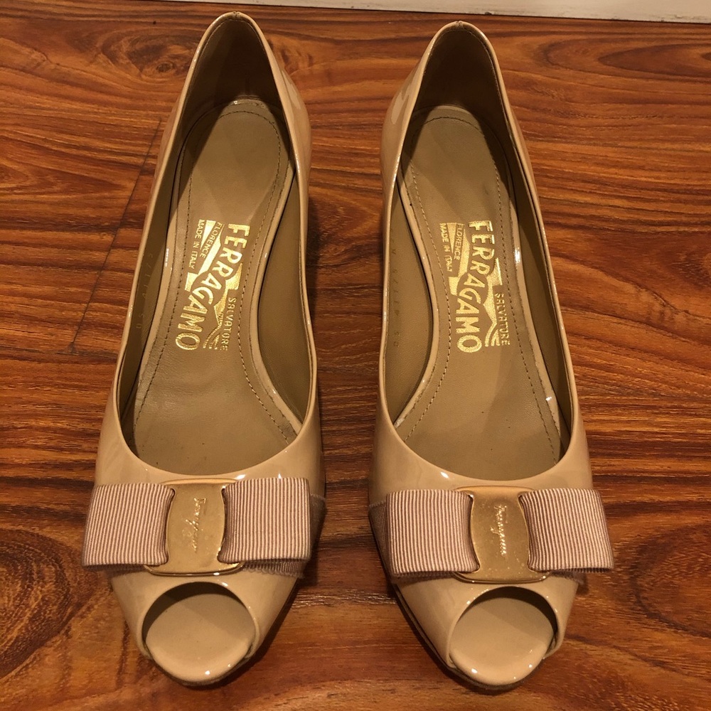 Salvatore Ferragamo blush pink wedge pump 5.5